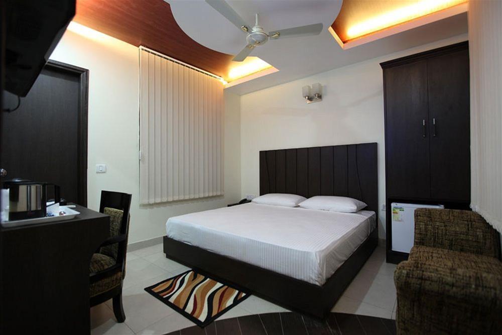 Hotel Bonlon Inn Nowe Delhi Zewnętrze zdjęcie
